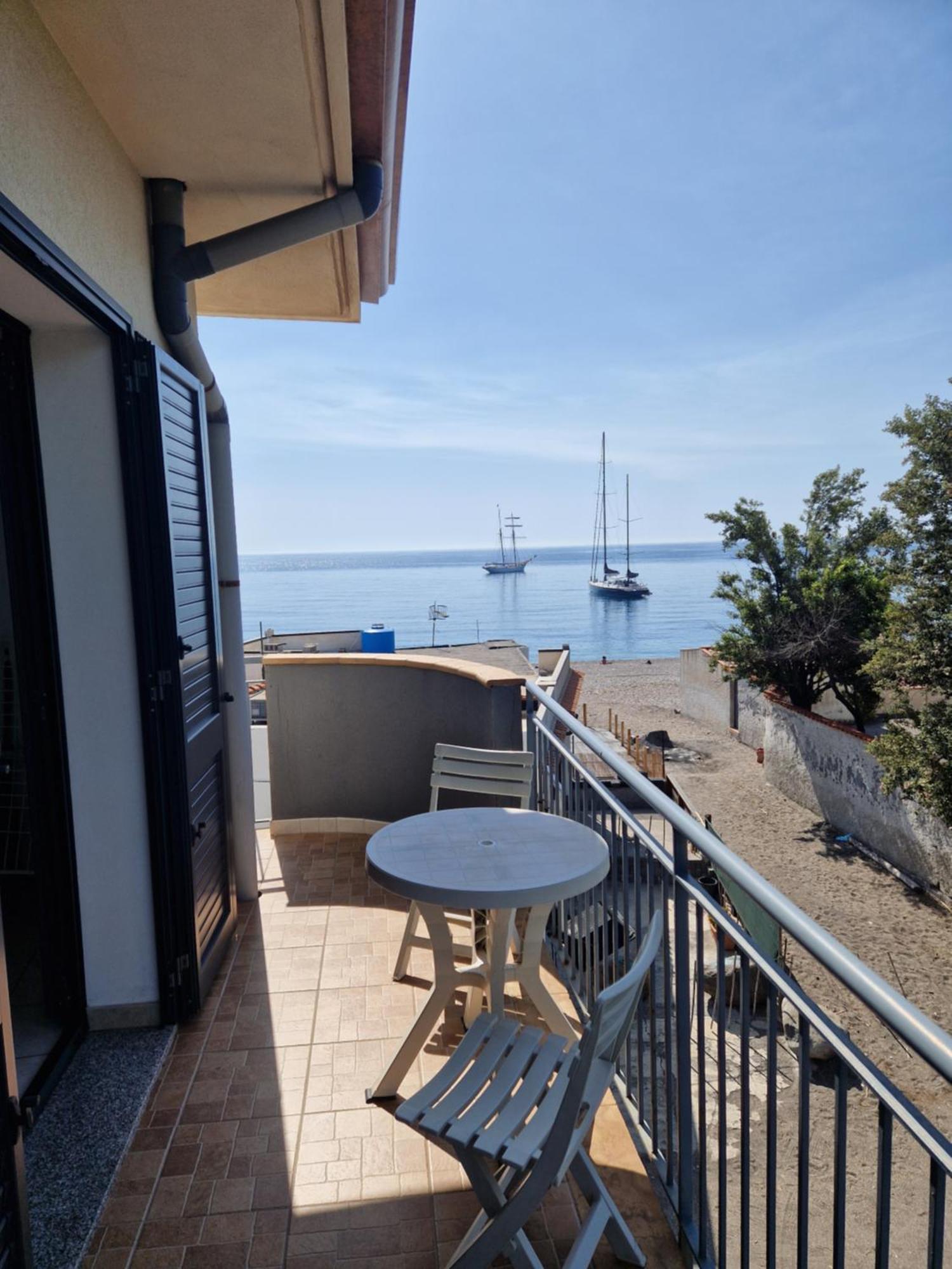 Santanna Beach House - Fondachello-Apartments Com Mascali Kültér fotó