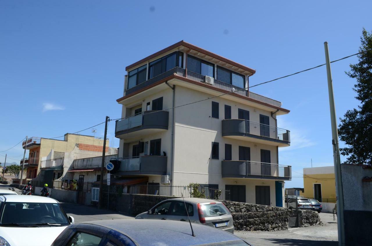 Santanna Beach House - Fondachello-Apartments Com Mascali Kültér fotó