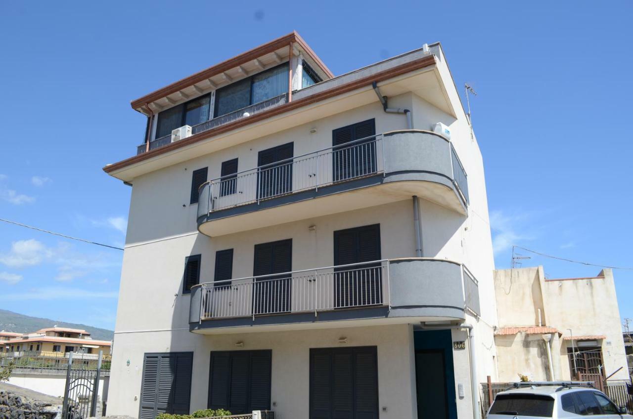 Santanna Beach House - Fondachello-Apartments Com Mascali Kültér fotó